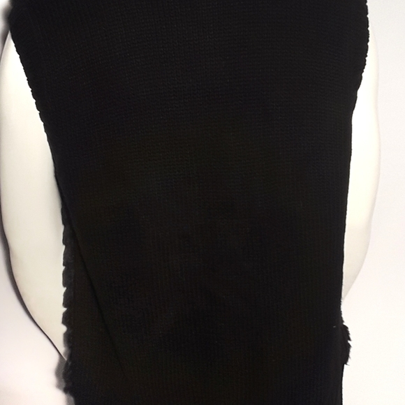 Roz & Ali Faux Fur Vest - Picture 5 of 9